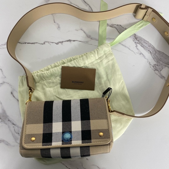 SOLD - Burberry Hackberry Check Jacquard Canvas Crossbody Bag In Soft Fawn - Picture 4 of 6